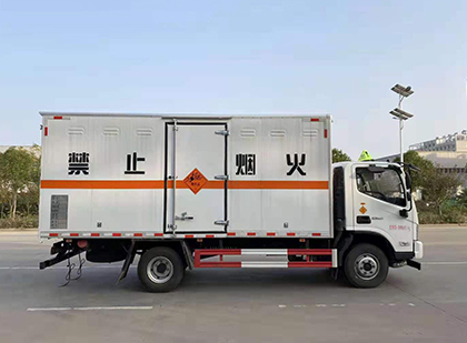 黄石港爆破器材运输车
